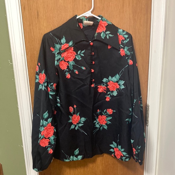 Sir James Tops - Sir James Vintage Matching Top and Bottoms women’s size 16 black with red roses